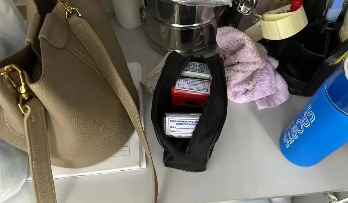 В Актобе задержана медсестра за продажу поддельных справок