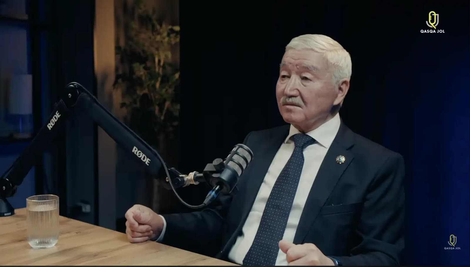 «Біздің басты жауымыз қытай қазақтары болатын»: дипломат қандастар жайлы өте ауыр пікір білдірді