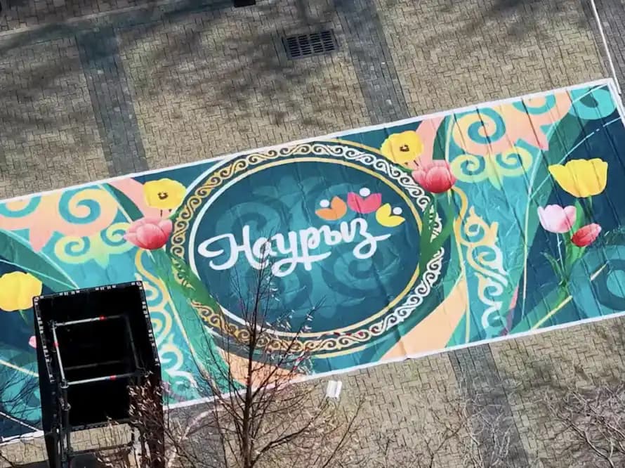 Алматы Наурызды қарсы алуға дайын: қалада мерекелік қарбалас күшейді