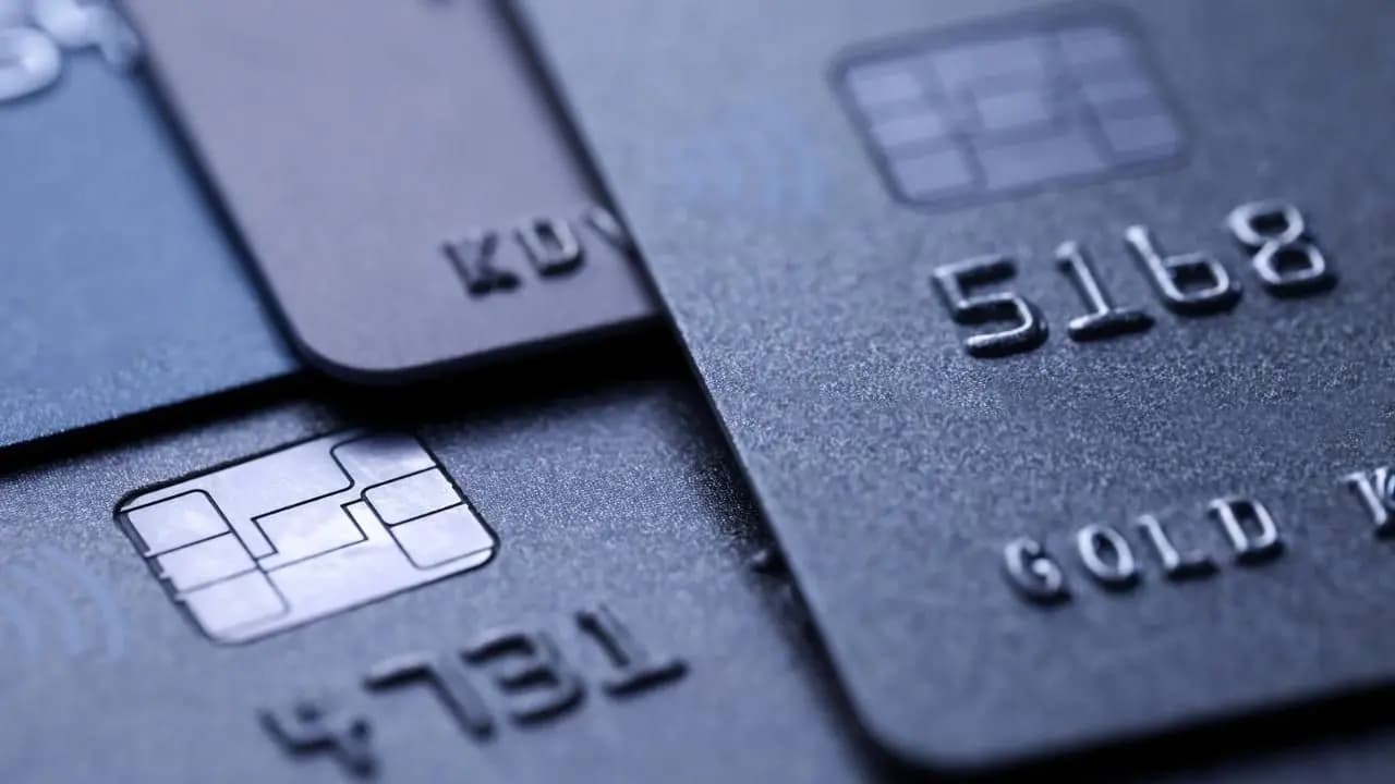 Ипотека под 25% и потребкредиты под 40%: время копить или брать заемы?