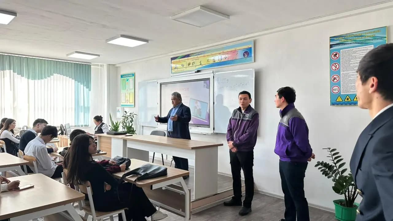 Алматыда оқушыларға жол саласы мамандықтарының маңызы түсіндірілді