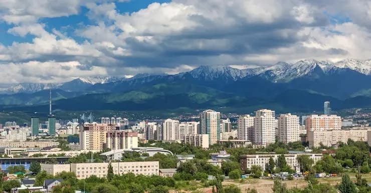 НДС повлиял на цены: стоимость жилья выросла до 160 тыс. тенге за м²