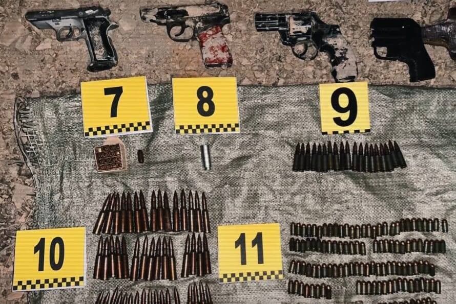 Шымкенттегі зират маңынан қаңтарда ұрланған қару табылды