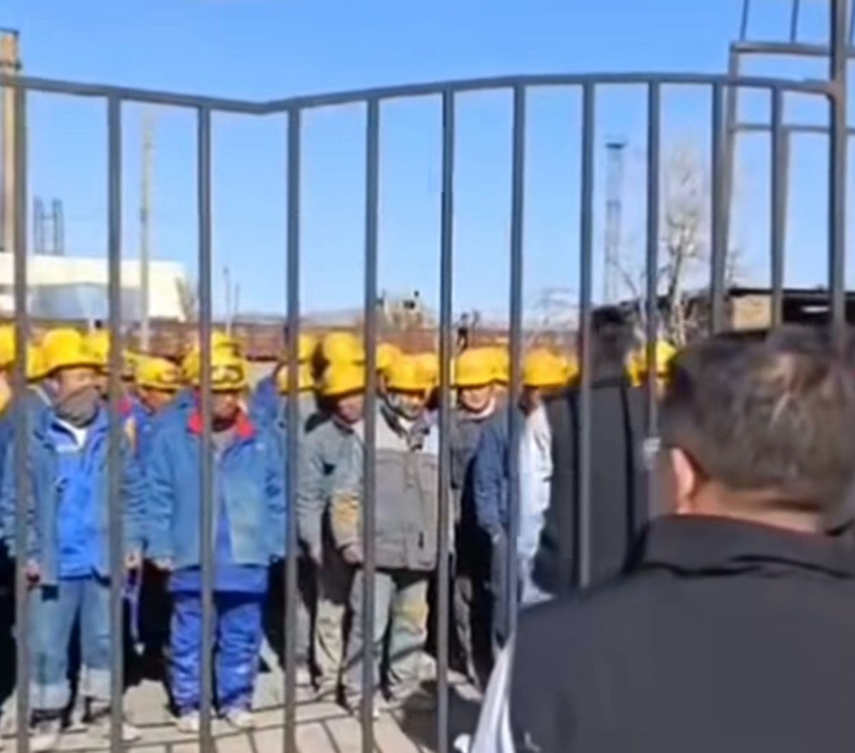 «Жаңатасты қытайлар басып алды ма?»: әлеуметтік желіде тараған видео елді дүрліктірді (ВИДЕО)