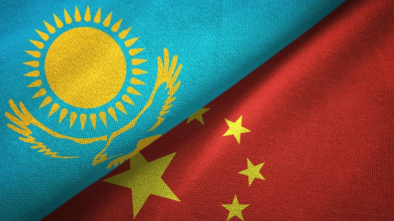 Қытайдан шыққан қазақ жастары ChatGPT-дің балама бағдарламасын жасап шығарды