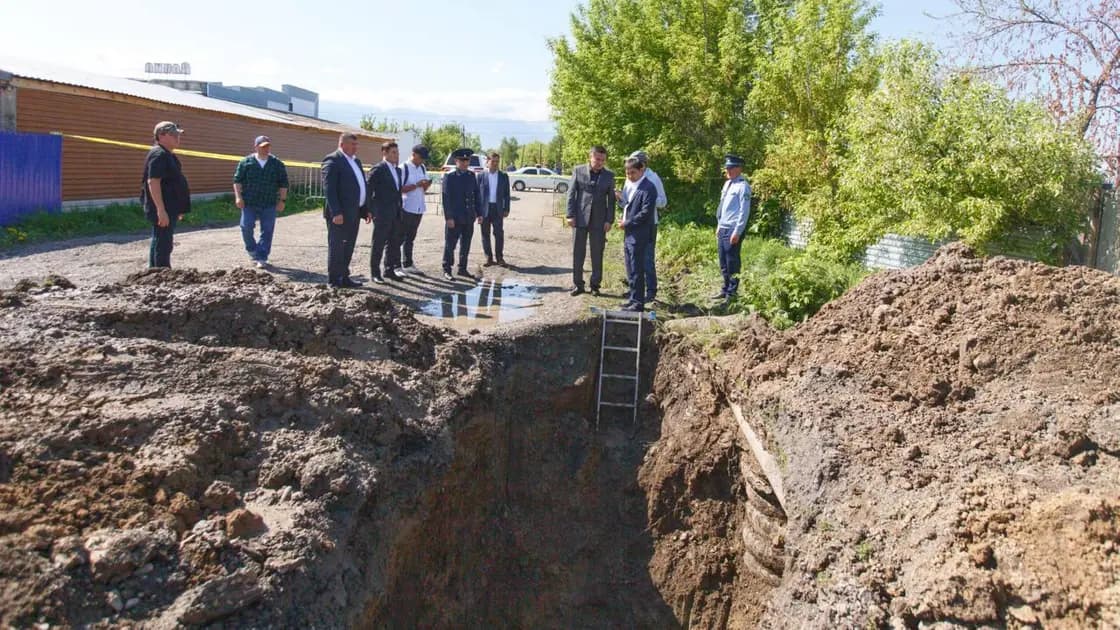 Топырақ опырылып, екі адам мерт болды: ШҚО әкімі қайғылы апат орнына барды