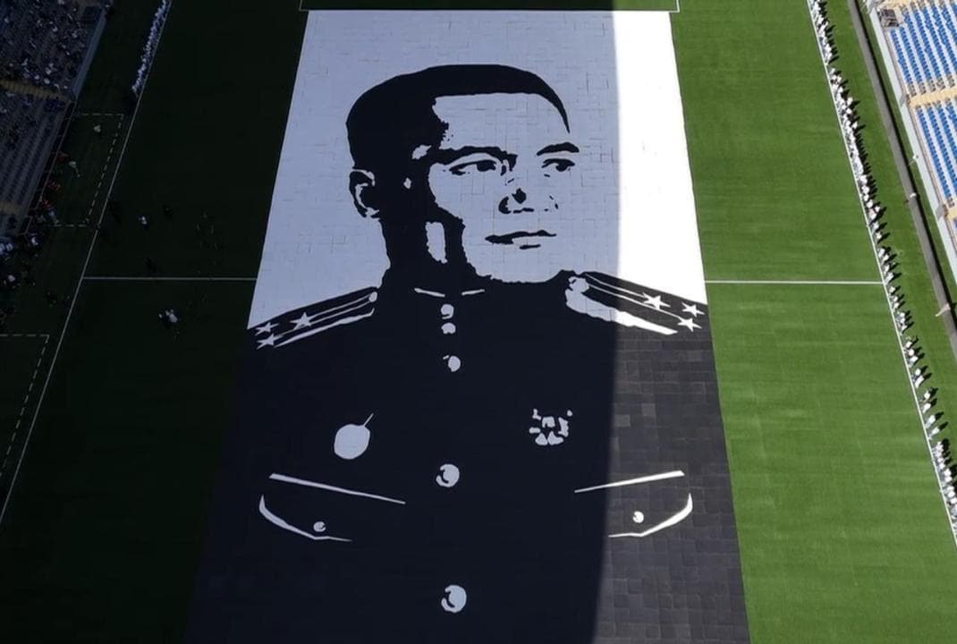 2736 шаршы метрлік портрет: Астанада Бауыржан Момышұлының алып бейнесі жасалды