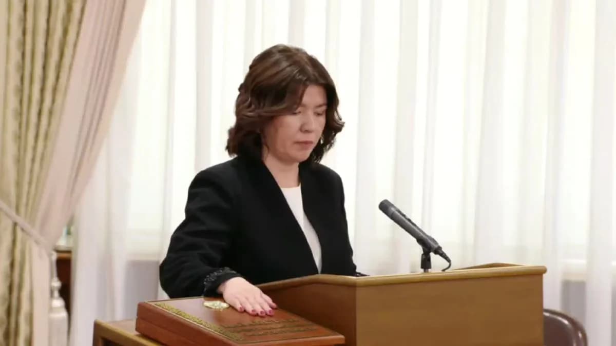 Новый министр просвещения принесла присягу в Правительстве РК