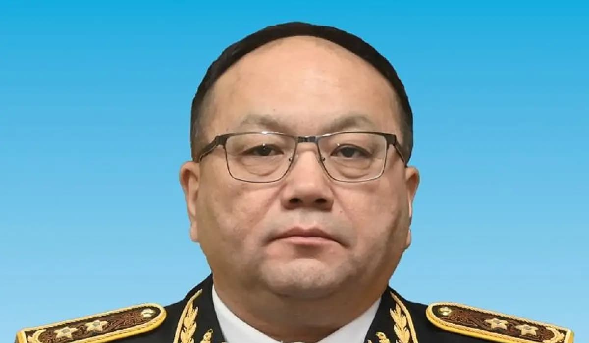 Тоқаев қорғаныс министрінің орынбасары Серік Борамбаевты қызметінен босатты