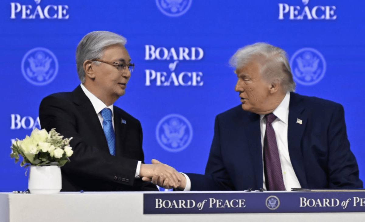 Президент Казахстана подписал Устав Совета мира