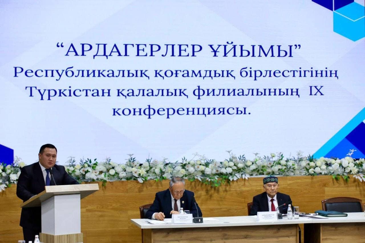 «Сіздердің пікіріңіз қашанда құнды»: Түркістан әкімі ардагерлерге үндеу жасады