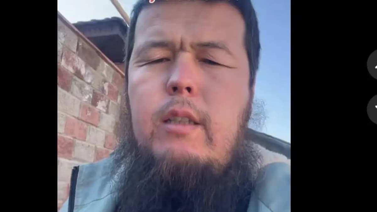 «Отқа табынушылардан қалған»: Наурыз бен мемлекеттік мерекелерге қарсы шыққан сақалды діңкеш қамауға алынды