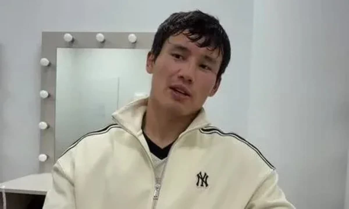 «Қазір тоқпын»: қырғызстандықтан үш раунд таяқ жеген Еркебұлан Тоқтар жеңілуінің себебін айтты