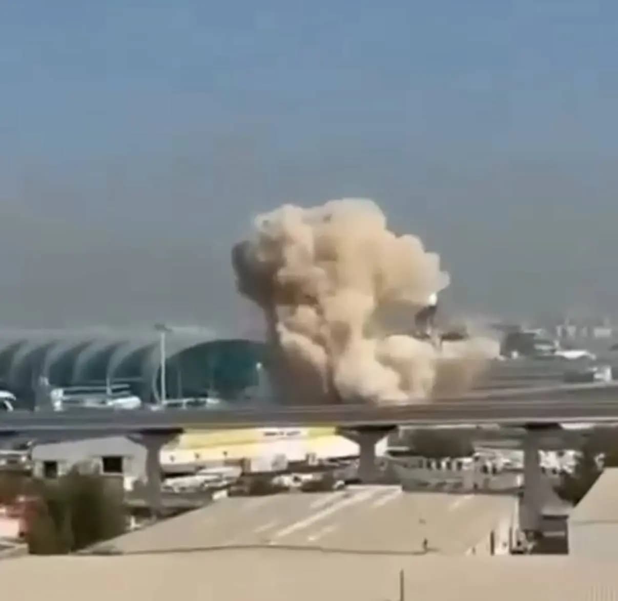 АҚШ-тың алып кемелерін Иран теңізге батырып жіберуі мүмкін - сарапшы