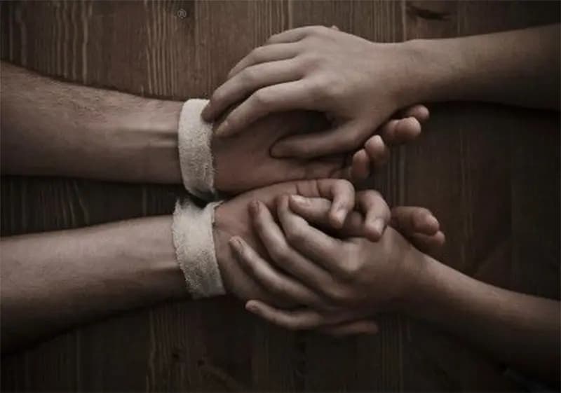 Суицидпен күрес: Қазақстанда психологиялық қолдау жүйесі қалай дамып жатыр