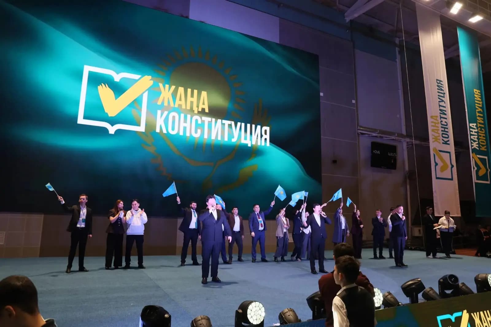 Оралда 4000 жастың үні жаңғырды: референдумды қолдауға арналған форум ел назарын аударды.
