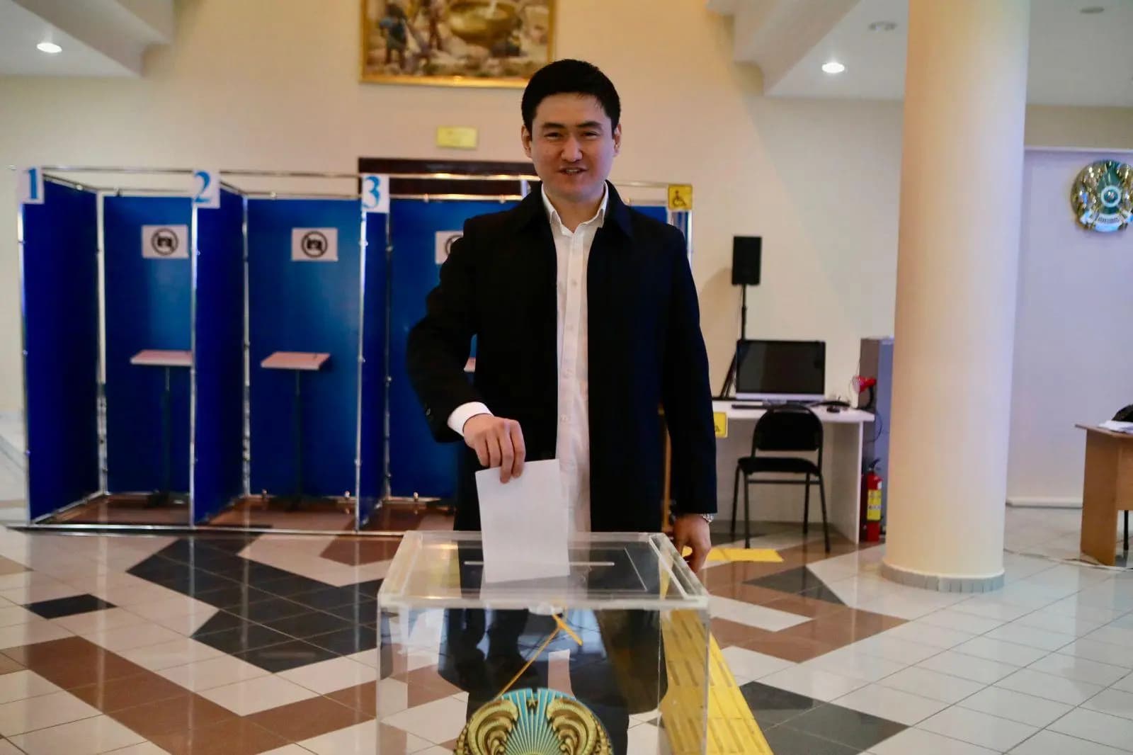 Танымал әнші Төреғали Төрәлі референдумда өз таңдауын жасады