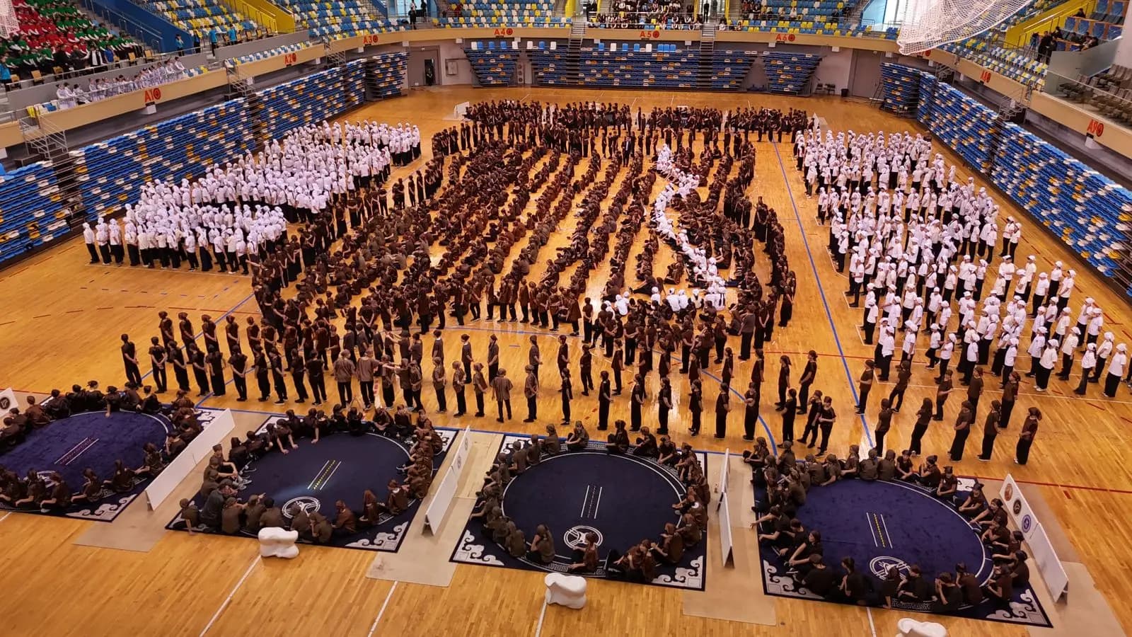 Астанада 18 мыңнан астам бала бір мезетте асық ойнады