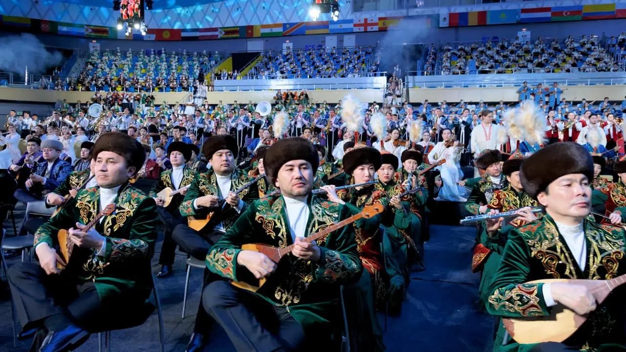 Астанада 5 мың музыкант «Шернияз» күйі мен «Наурыз» әнін орындады