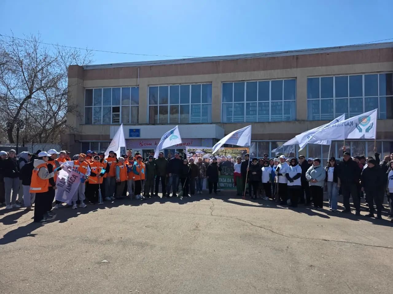 Чистые дворы и обновленные парки: результаты масштабного субботника в Аршалынском районе