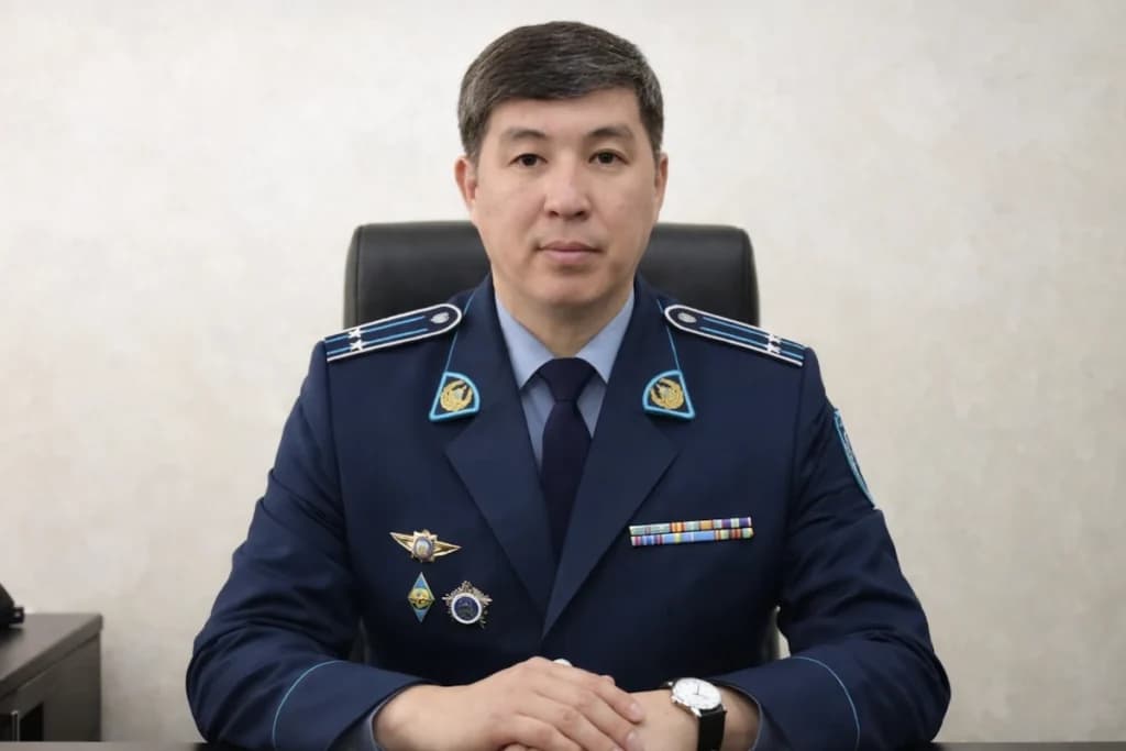 Есірткіге қатысы бар: Атыраудың бұрынғы бас сақшысы Бақтыбек Исаев тергеу изоляторына қамалды