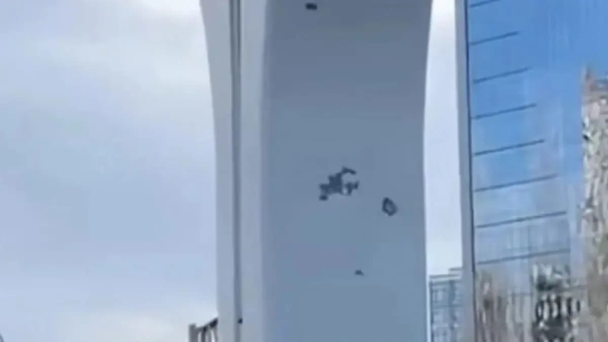 Астанадағы LRT тағы дауға қалды: жаңа сырланған бояуы түсіп жатыр