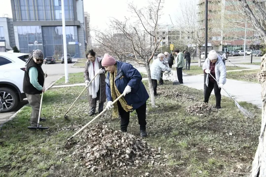 «Таза Қазақстан»: Астанада 200-ге жуық цирк қызметкері сенбілікке шықты