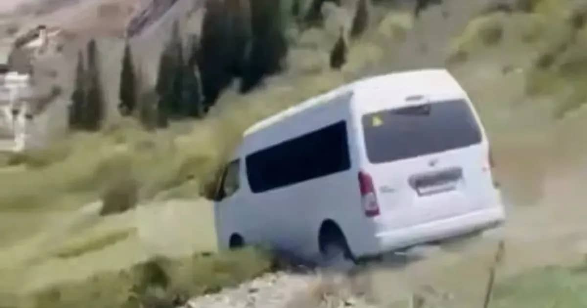 Rescuers recover car that fell from mountain in Kolsai