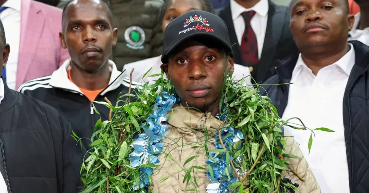 Marathon record-breaker Sabastian Sawe gets hero's welcome in Kenya