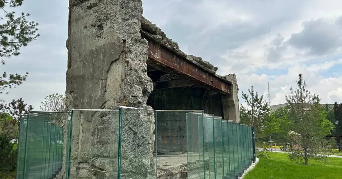 Square on the site of Nazarbayev's residence: what remains of January and why it confuses people