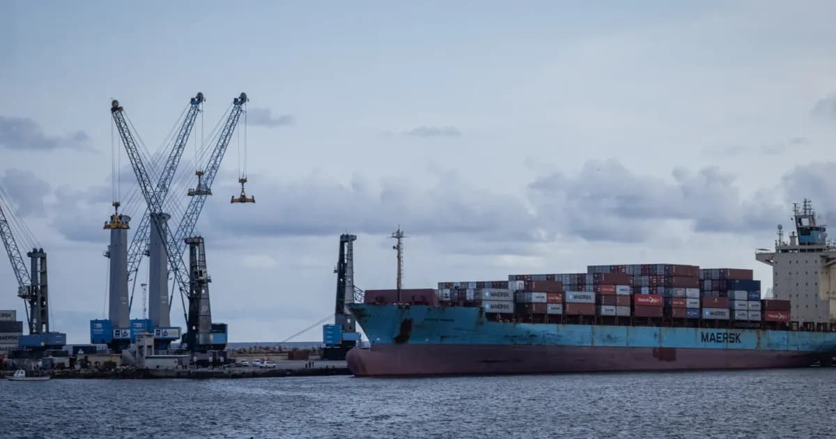 Suspected pirates hijack cargo vessel off Somalia, steer it towards coast