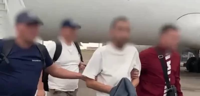 Заработал более 12 миллионов и сбежал: организатора подпольного казино вернули в Казахстан