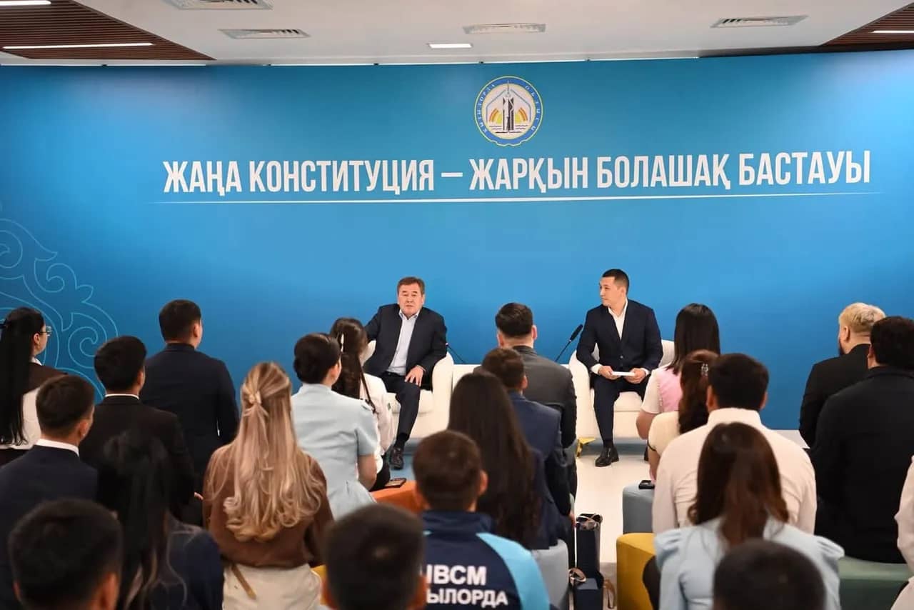 Қызылордада еркін форматтағы кездесуде жастар саясатының басым бағыттары талқыланды