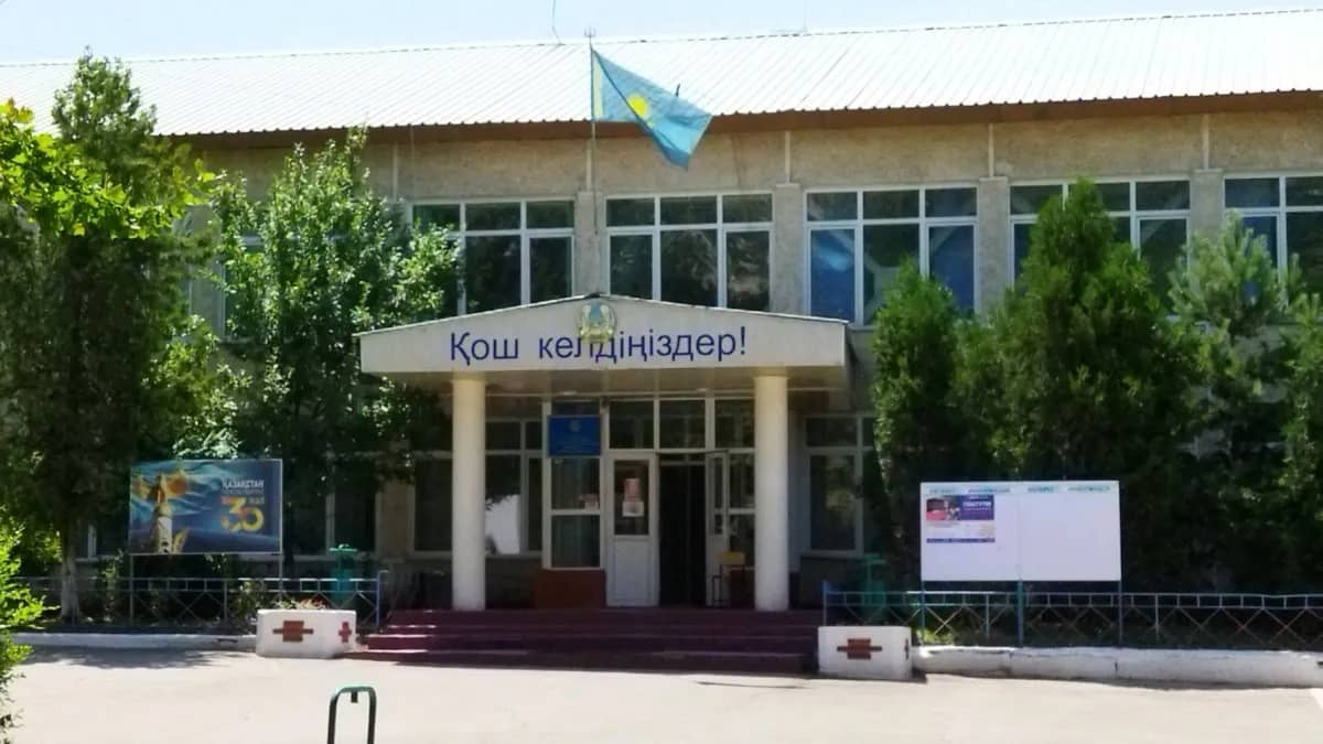 Қатарлас сыныптас қызбен кездесіп жүрген: Алматыда гимназияның үздік оқушысы өзіне қол жұмсады