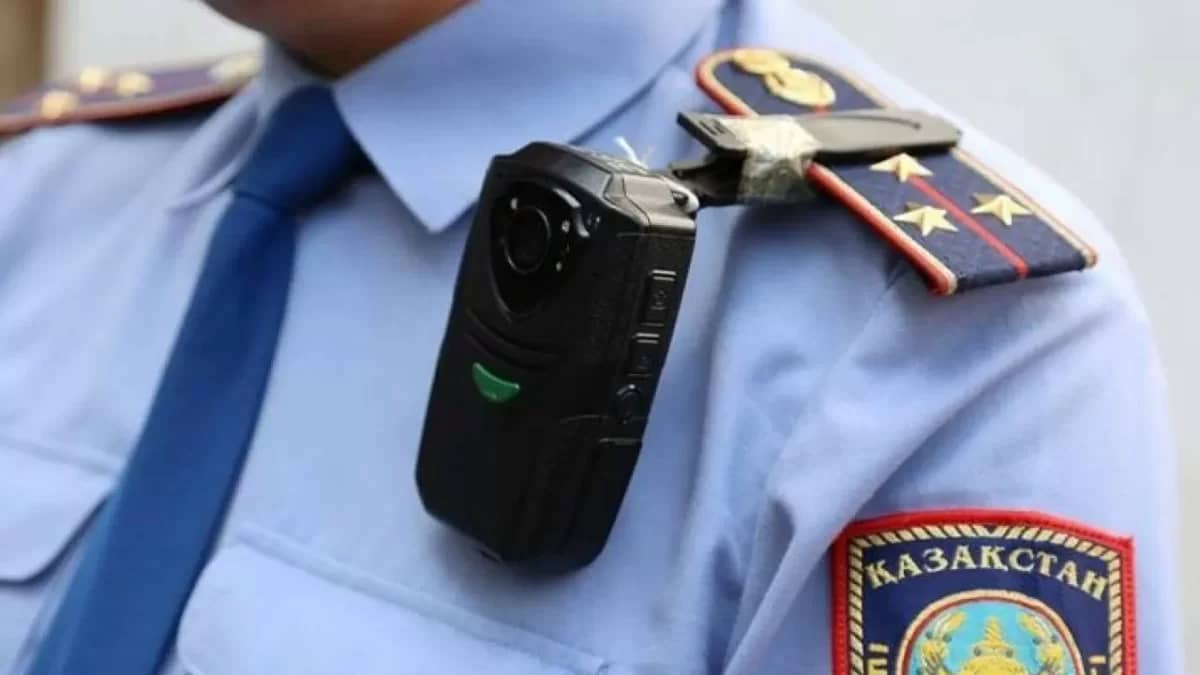 Түркістан облысында мектеп директорын бопсалаған 2 блогер ұсталды