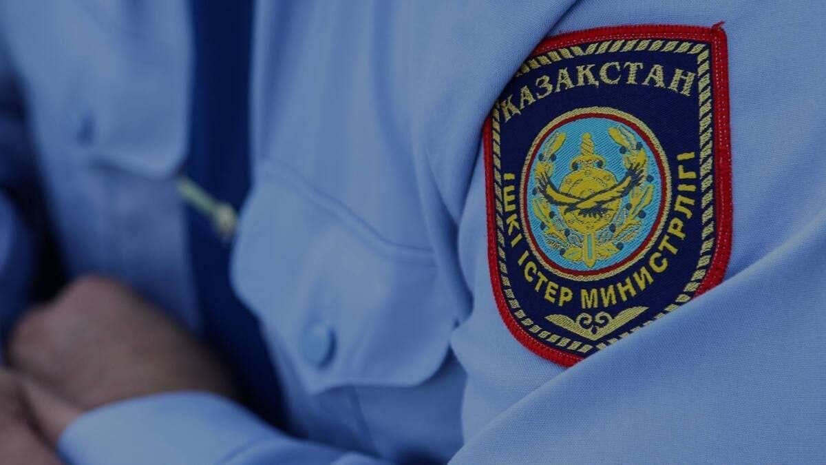 Ақтөбеде тұрғын өзін полицеймін деп таныстырып алдағаны үшін сотталды