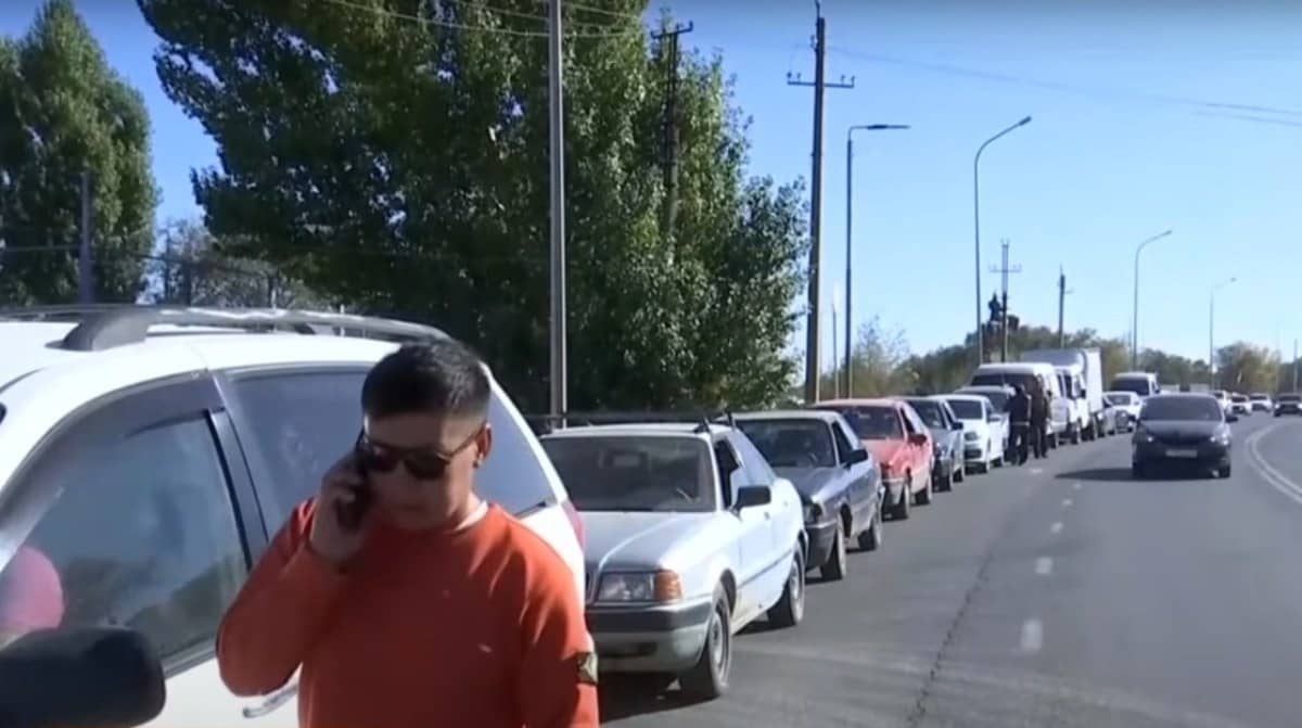 Қазақстанның батысында жүргізушілер автогаз таппай, ұзын-сонар кезекте тұр