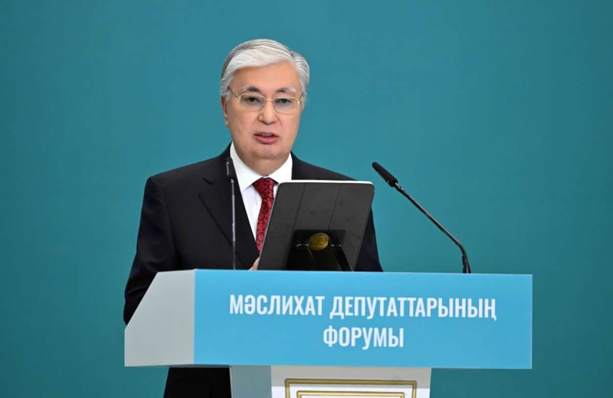 Әлеуметтік желі балаларды ғана емес, үлкендерді де зомбиге айналдырып жатыр – Тоқаев