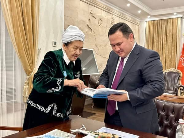Ел анасы қала әкімінің қабылдауында болды