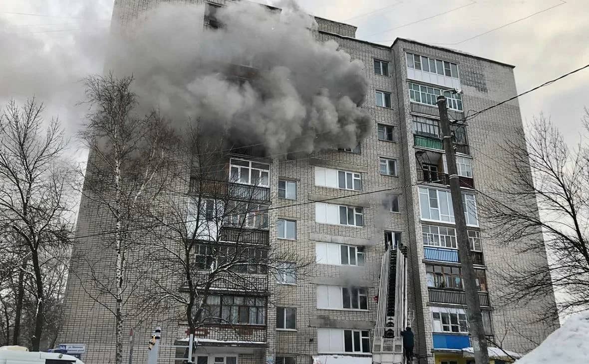 Өскеменде көпқабатты үйден өрт шығып, тұрғындар эвакуацияланды