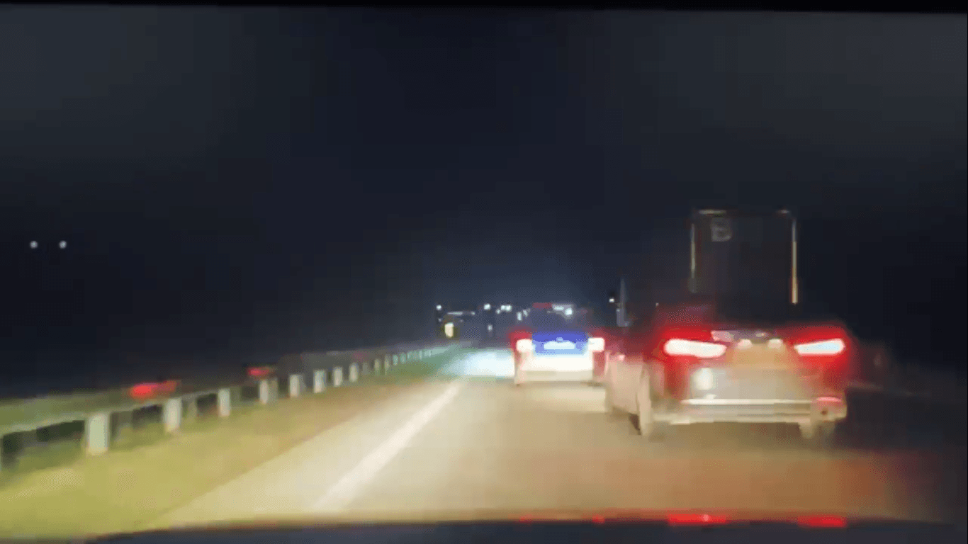 Жамбыл облысында мас жүргізушіні қуған полицейлер апатқа ұшырады (видео)