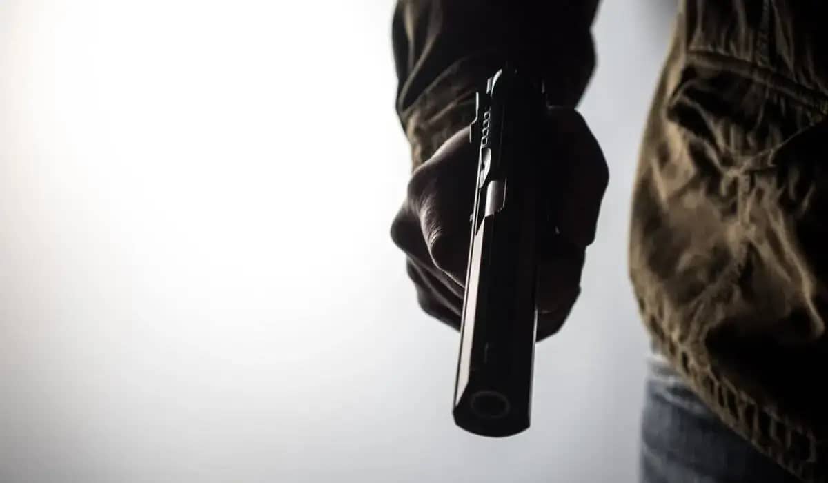 Петропавлда мас жігіт көшедегі адамдарды тапаншасымен атып тастамақ болды