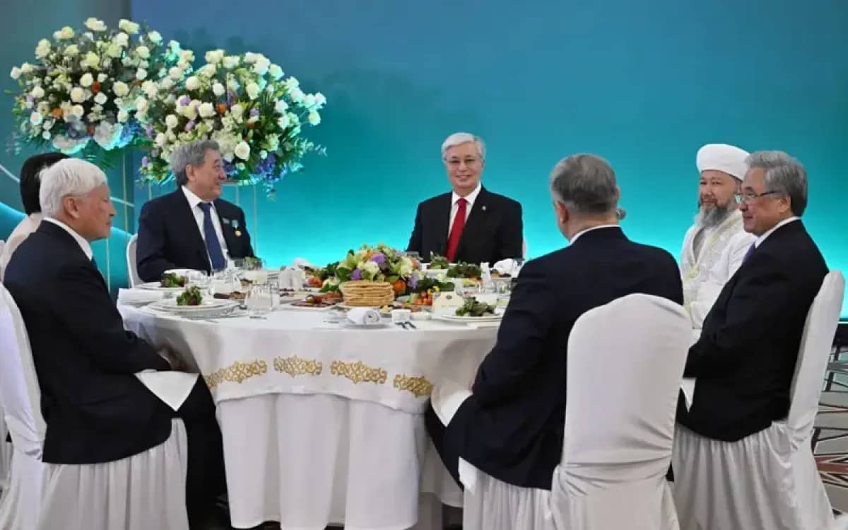 Ислам – тазалықтың діні: Президенттің атынан Ұлттық Құрылтайға келушілерге ауызашар берілді