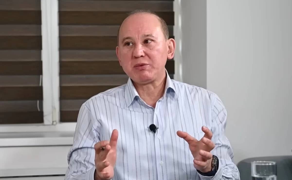 «Экономикалық жағдайлардың соңы қымбатшылыққа әкеледі»: Қоғам белсендісі Мұхтар Жәкішев елдегі жағдайды талқылады