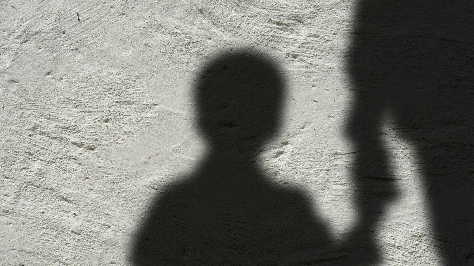 Қарағандыдағы «қарияның» қастандығы: егде жастағы адам балаларды зорлап, порнография түсірген