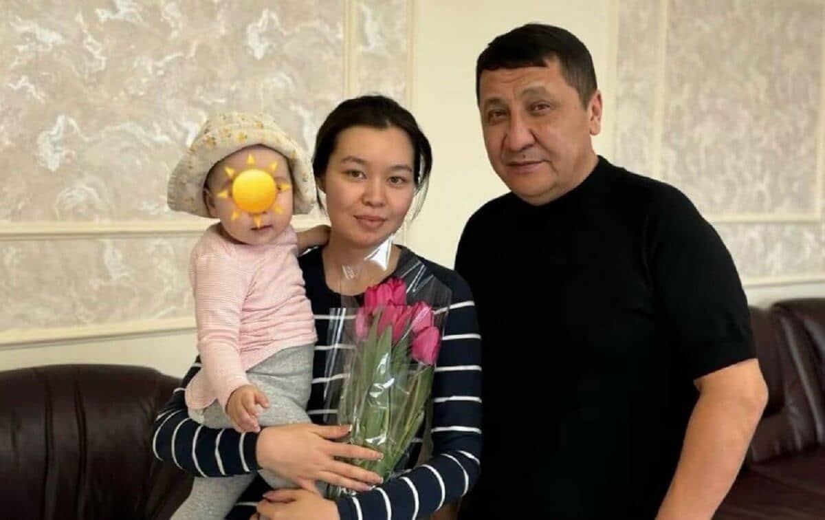 «Өмірге қайта келдім»: Алматы әуежайында кепілге алынған Ботагөз өзін құтқарған адамды қонаққа шақырды