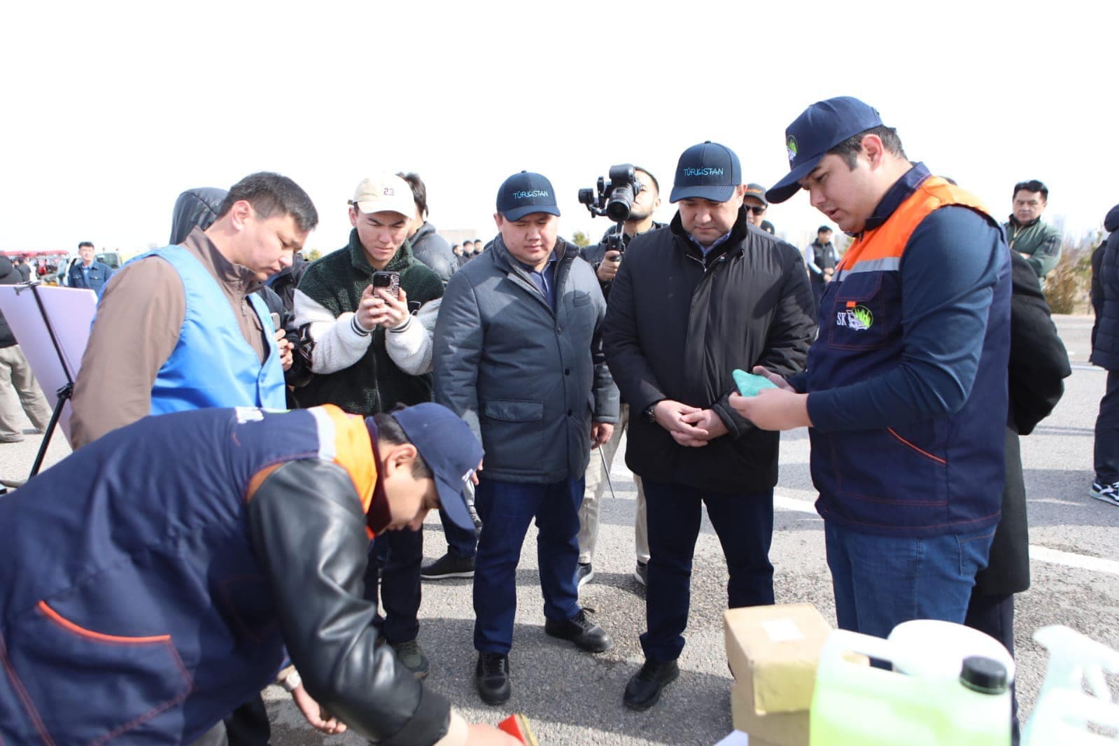 Көгалдандыру аймақтарын күтіп-ұстауға қажетті техникалар көрмесі өтті