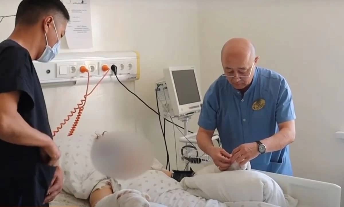 Шиеліде ер адам әйелінің саусақтарын балтамен шапқан