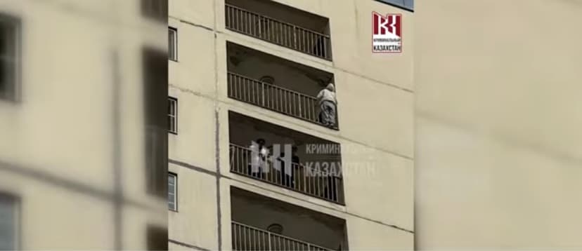 Алматыда жасөспірім қыз терезеден секіріп қаза тапты