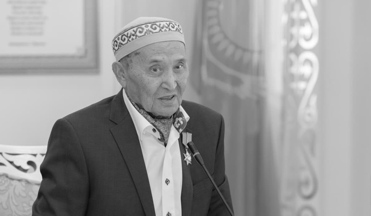 Атақты драматург Әкім Тарази өмірден өтті
